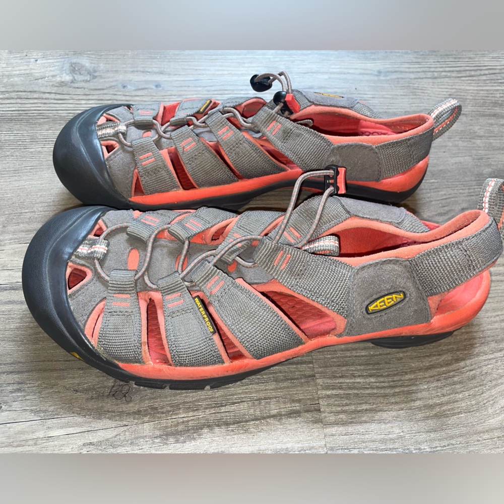Keen Women’s sandals size 10